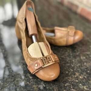 Tory Burch Tan Leather Ambrose Cap Toe Flats sz 8